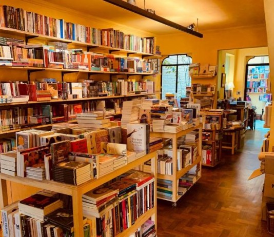 Festival Literário Arena da Palavra acontece em 20 livrarias de ruas da cidade